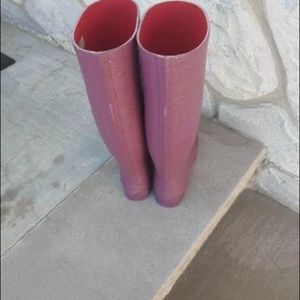 Ugh Boots size 9 Brand Excellent Condition, rain boots